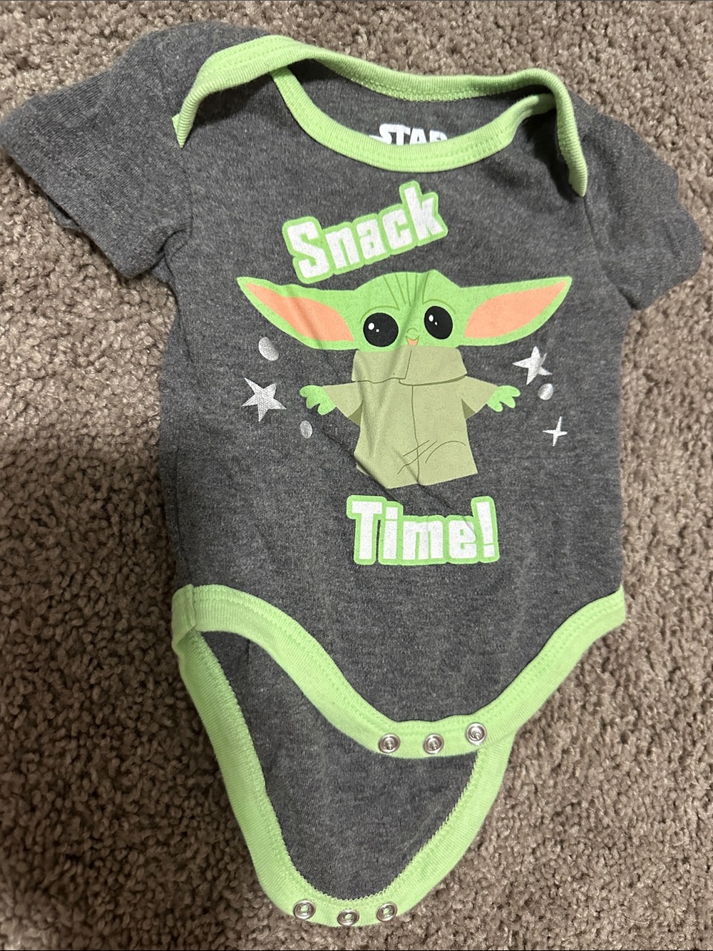 Star Wars Gray & Light Green 'Snack Time!' Baby One-Piece Bodysuit